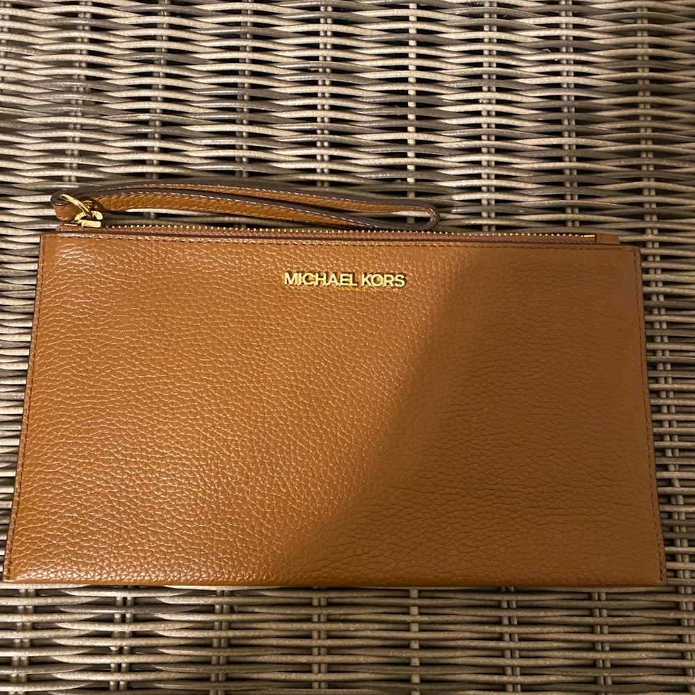 Michael kors cognac leather wristlet new